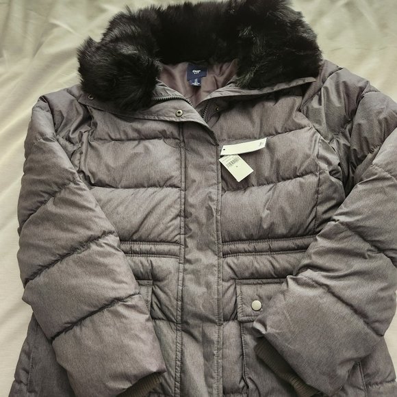 GAP Jackets & Blazers - NWT GAP PUFFER JACKET